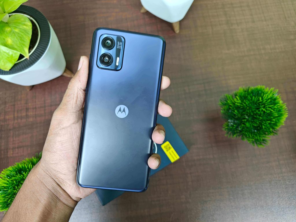 moto g73 back view