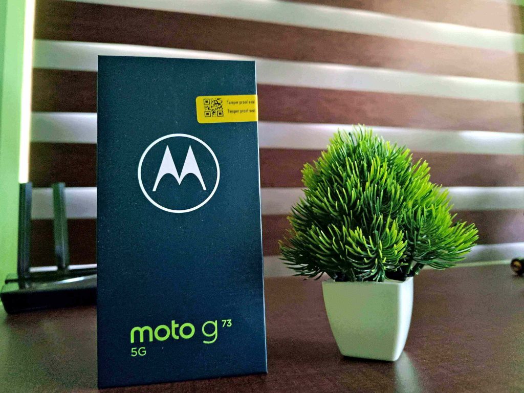 low light photo in moto g73