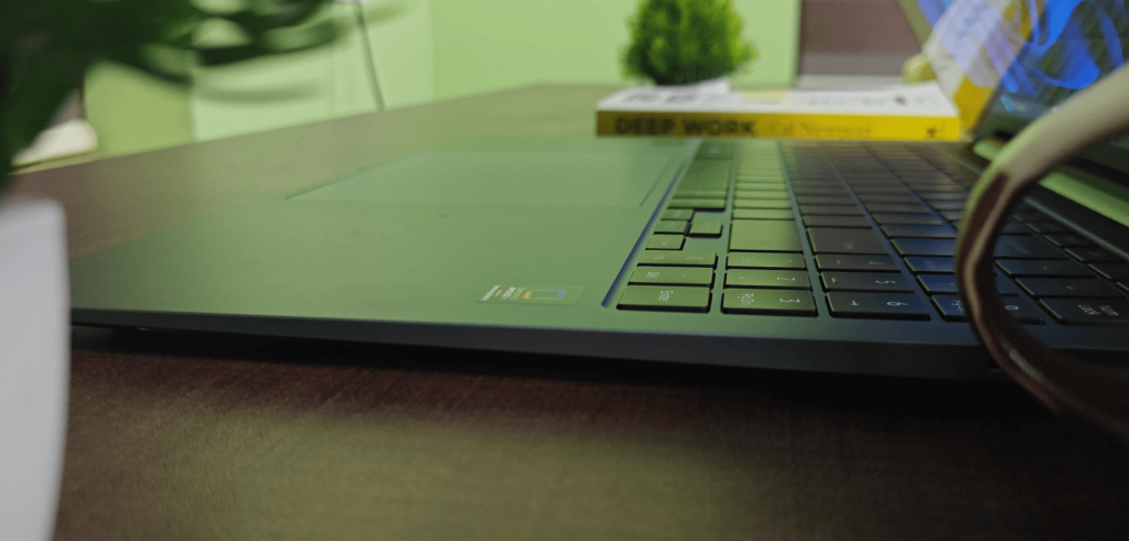 Samsung galaxy book 4 pro side view