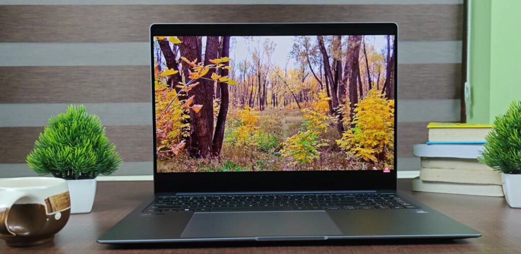 Samsung galaxy book 4 pro display